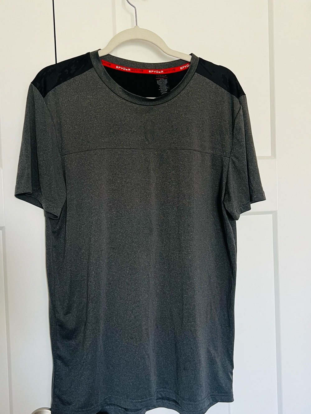 Spyder Men’s Charcoal Heather Performance Tee with Black Shoulder Panels